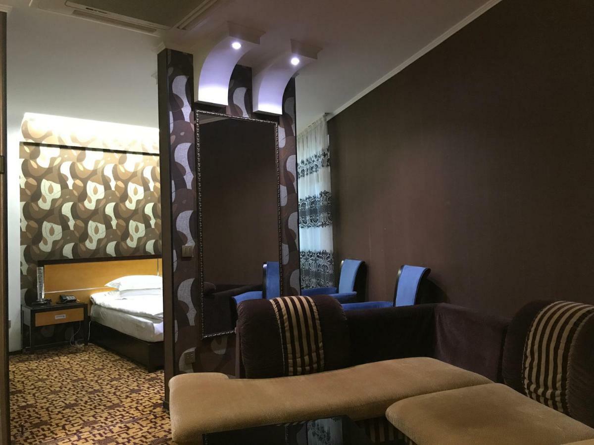 Hotel Zhibek Zholy Shymkent Exterior foto